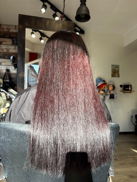 Après couleur : rouge acajou uniforme